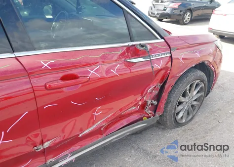 2021 Lincoln Corsair Standard z USA, uszkodzony, nr VIN 5LMCJ1C92MUL04366